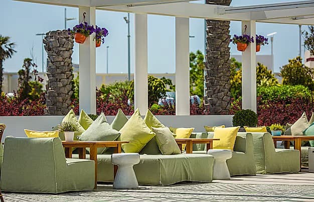 Hospitality & Tourism